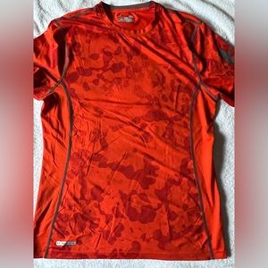 Mens under Armour dark orange tee size Large